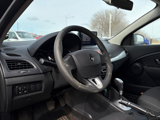Renault Fluence Expression, 2011 года, пробег 180810 км