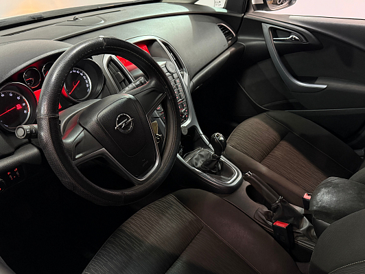 Opel Astra, 2012 года, пробег 146714 км