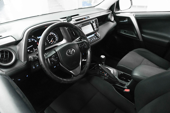 Toyota RAV4, 2016 года, пробег 105500 км