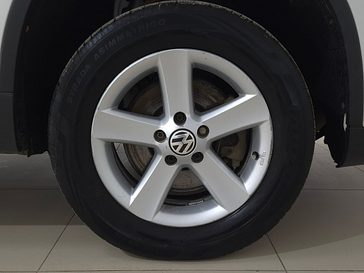 Volkswagen Tiguan Trend&Fun, 2009 года, пробег 215365 км