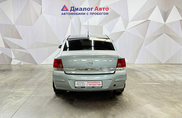 Opel Astra, 2012 года, пробег 174189 км
