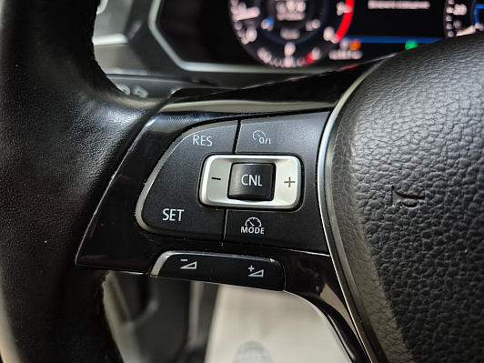 Volkswagen Tiguan Highline, 2018 года, пробег 124500 км