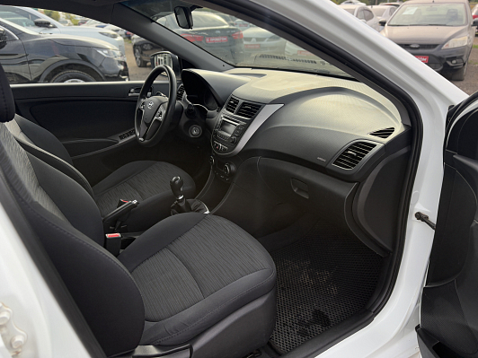 Hyundai Solaris, 2015 года, пробег 171660 км