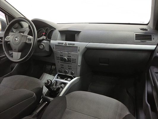 Opel Astra, 2011 года, пробег 191809 км