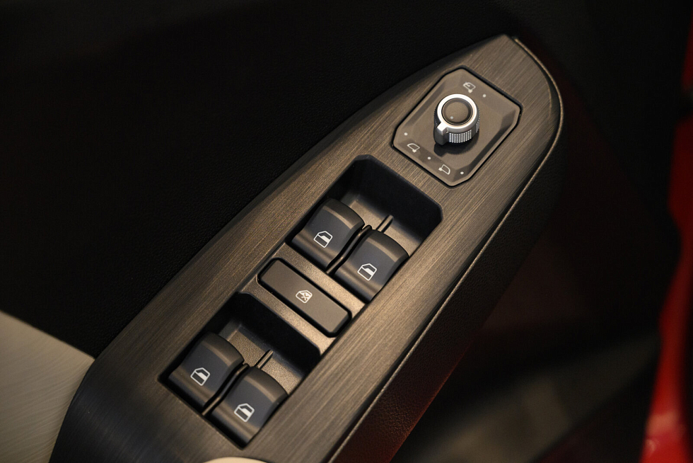 Haval Jolion Tech+, красный