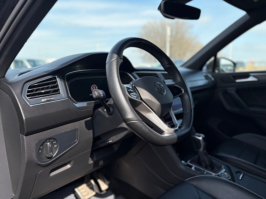 Volkswagen Tiguan R-Line, 2021 года, пробег 53843 км