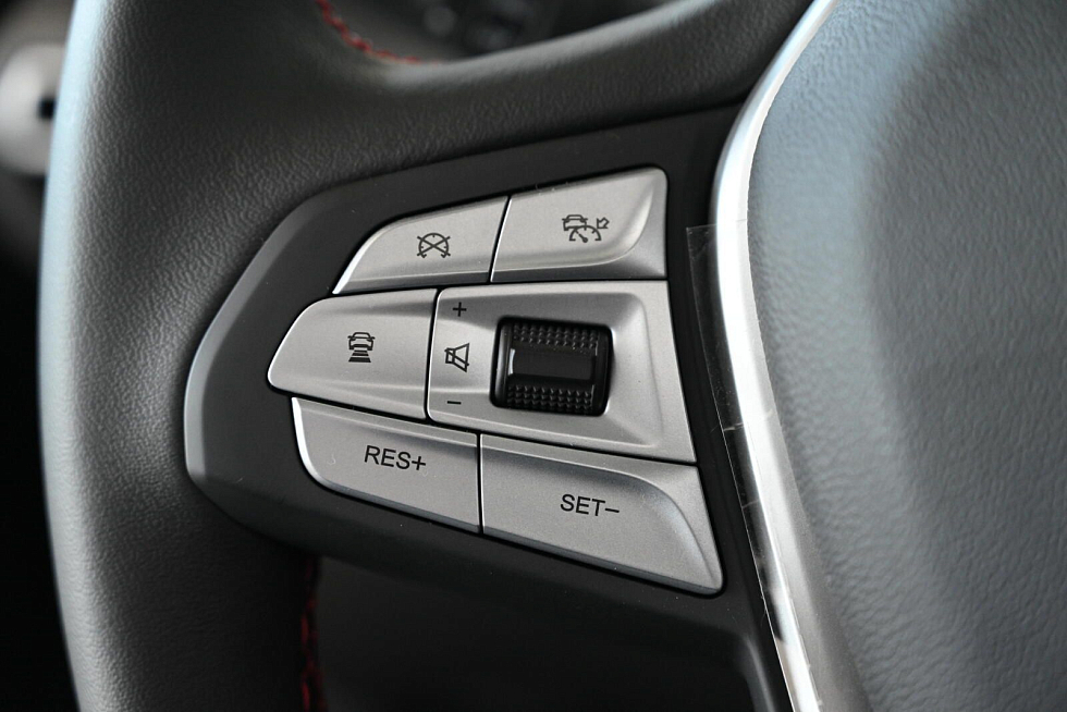 Changan Eado Plus Tech, серебряный