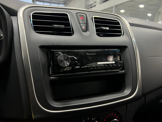 Renault Sandero Confort, 2017 года, пробег 116000 км