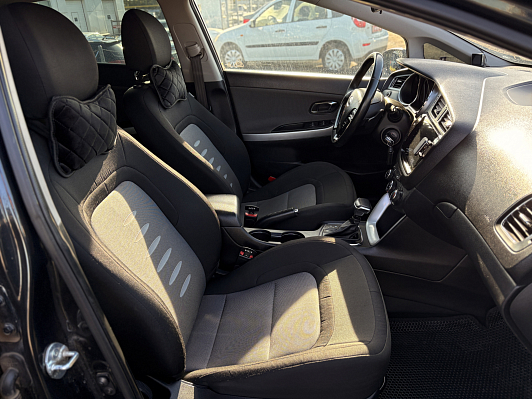 Kia Ceed Prestige, 2015 года, пробег 165000 км