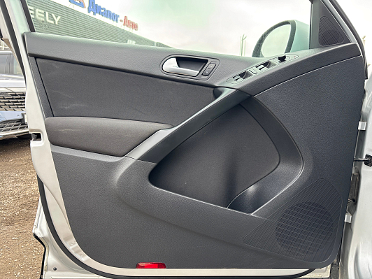 Volkswagen Tiguan Track&Field, 2010 года, пробег 235583 км