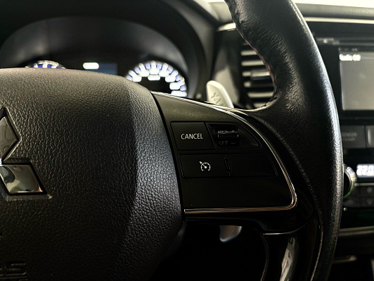 Mitsubishi Outlander Ultimate, 2015 года, пробег 169911 км