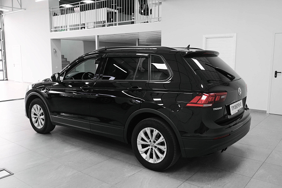 Volkswagen Tiguan Trendline, 2019 года, пробег 120000 км