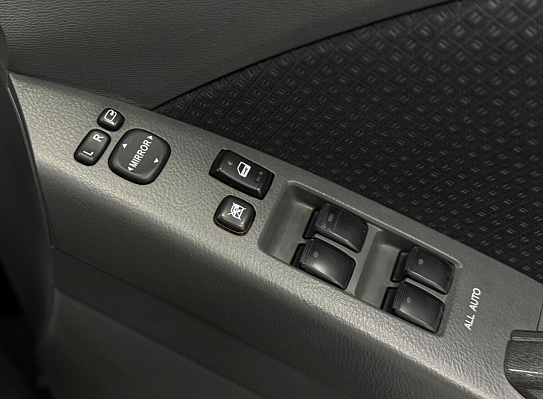 Toyota ISis, 2010 года, пробег 185773 км