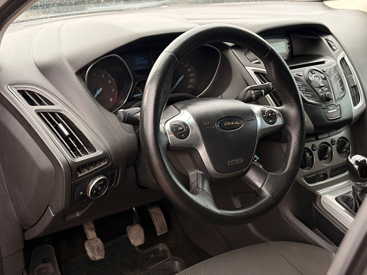 Ford Focus Trend, 2011 года, пробег 268837 км