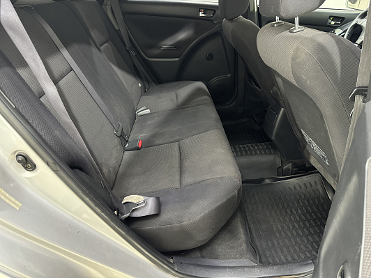 Toyota Matrix, 2002 года, пробег 217200 км