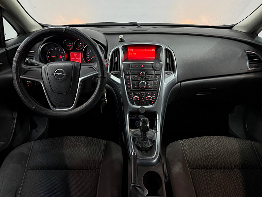 Opel Astra, 2012 года, пробег 146714 км