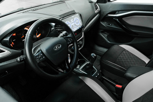 Lada (ВАЗ) Vesta Luxe, 2021 года, пробег 64800 км