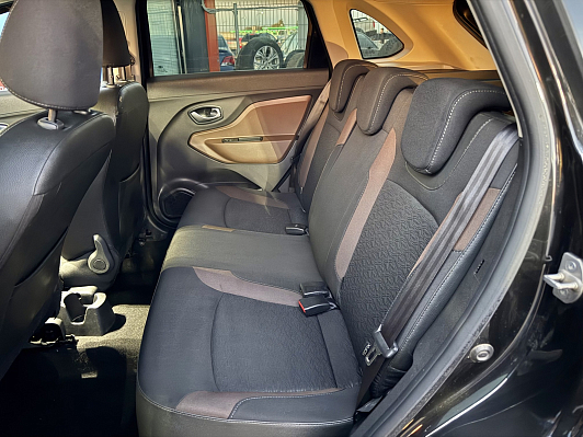 Lada (ВАЗ) XRAY Luxe Prestige (2018), 2019 года, пробег 114500 км