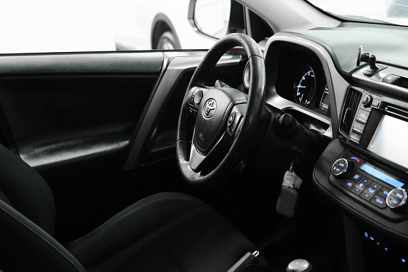 Toyota RAV4, 2016 года, пробег 105500 км