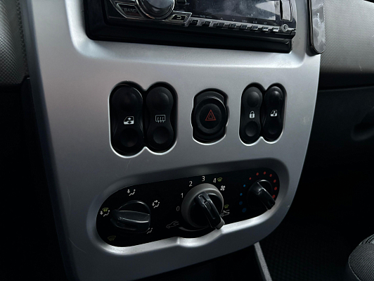 Renault Sandero Expression, 2010 года, пробег 186691 км