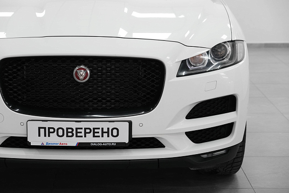 Jaguar F-Pace Pure, 2018 года, пробег 137210 км