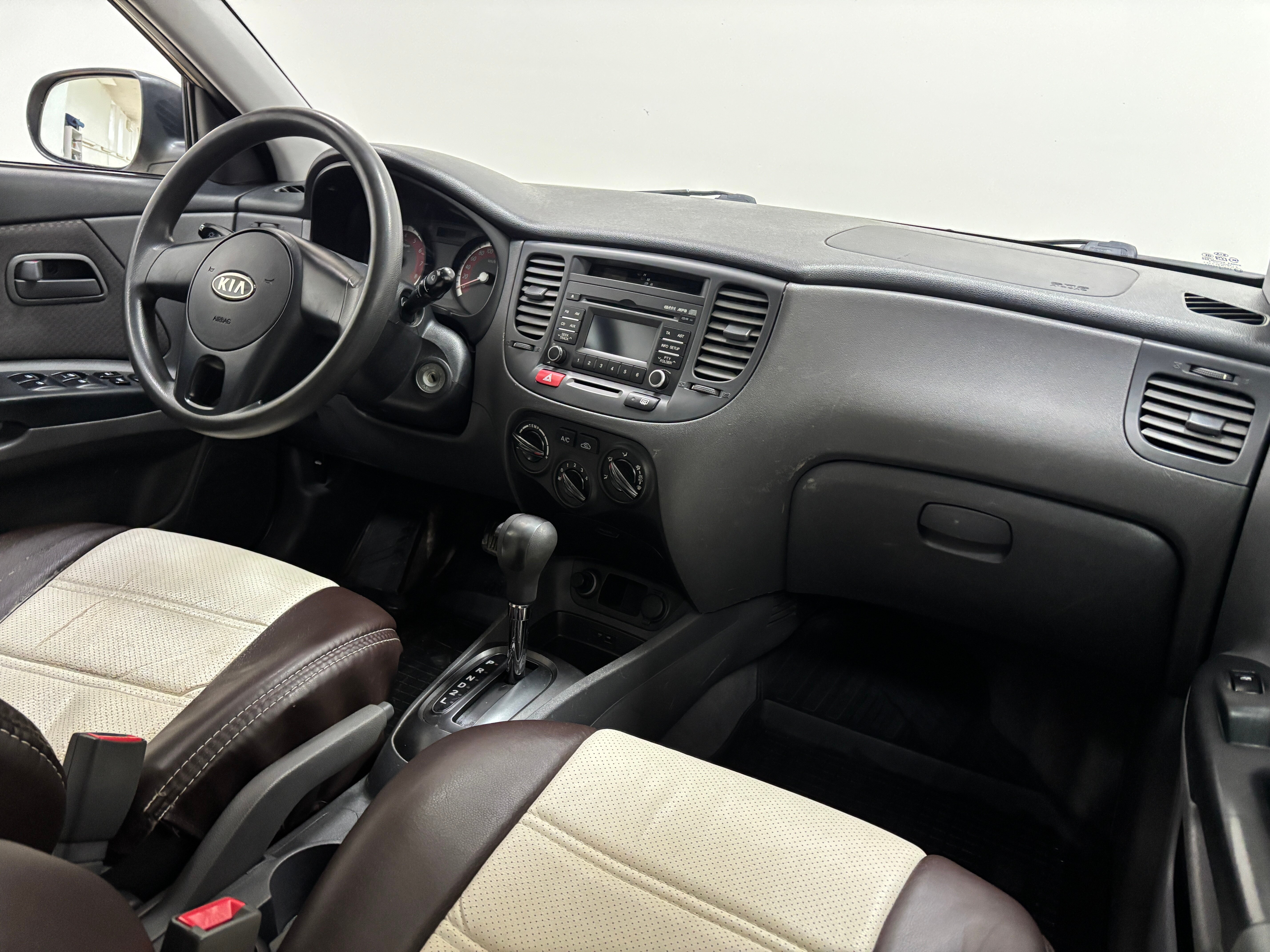 Kia Rio Comfort, 2010 года, пробег 160243 км