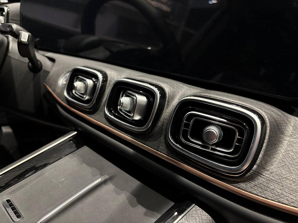 Jaecoo J8 Active, черный