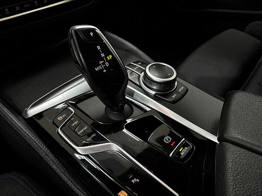 BMW 5 серии 520d xDrive M Sport Pure, 2020 года, пробег 104377 км