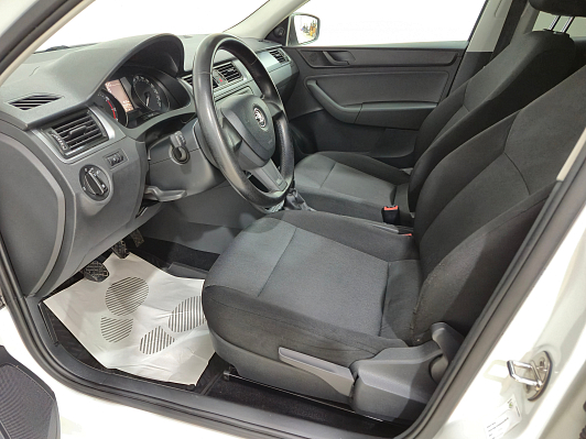 Skoda Rapid Ambition, 2015 года, пробег 233700 км