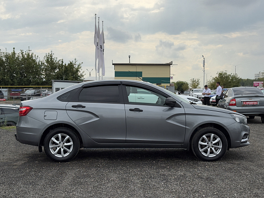 Lada (ВАЗ) Vesta 50 Anniversary, 2017 года, пробег 105000 км