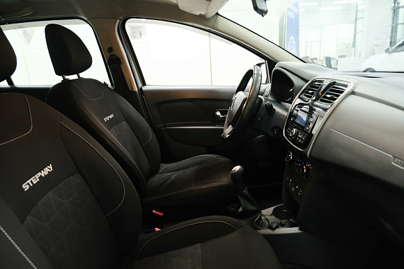 Renault Sandero Privilege, 2016 года, пробег 119000 км