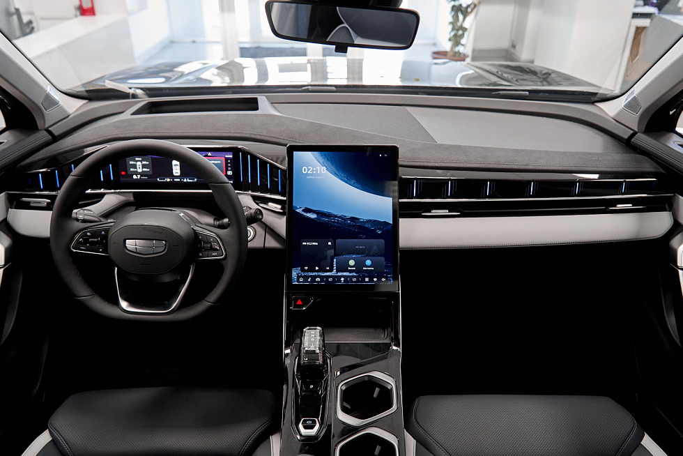 Geely Atlas Флагман, зеленый