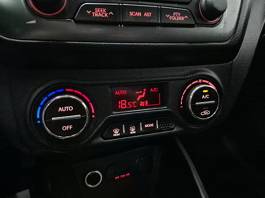 Kia Rio, 2012 года, пробег 211519 км