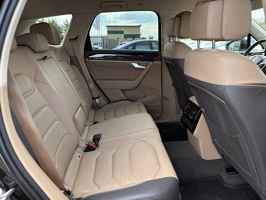 Volkswagen Touareg Exclusive, 2019 года, пробег 106856 км