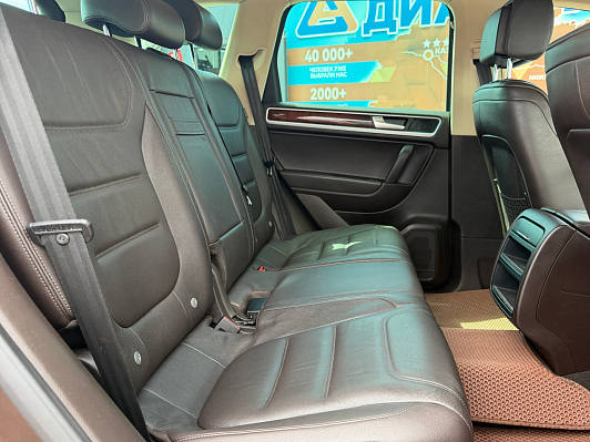 Volkswagen Touareg, 2013 года, пробег 198980 км