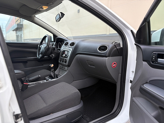 Ford Focus Ghia, 2010 года, пробег 371321 км