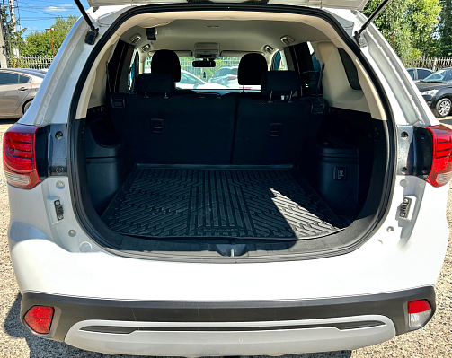 Mitsubishi Outlander Intense+, 2021 года, пробег 64738 км