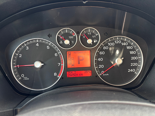 Ford Focus Trend, 2006 года, пробег 256570 км