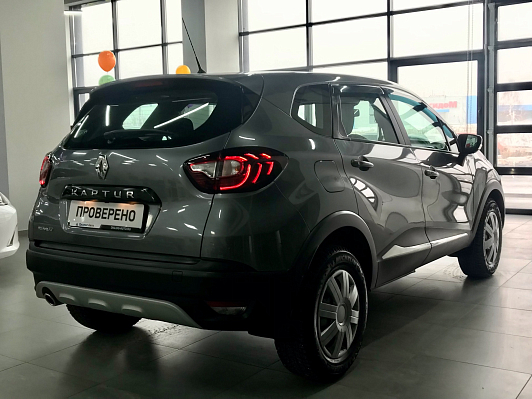 Renault Kaptur Drive, 2017 года, пробег 52000 км