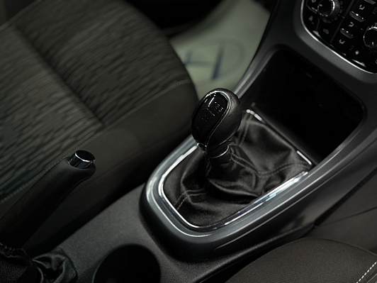 Opel Astra Cosmo, 2013 года, пробег 202876 км