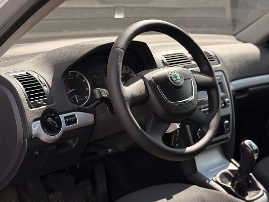 Skoda Octavia Ambition, 2011 года, пробег 423580 км