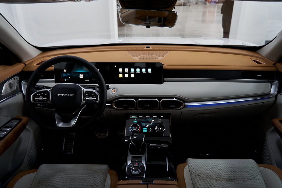 JETOUR X70 PLUS Luxury, черный