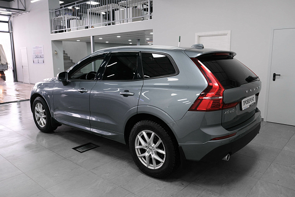 Volvo XC60 Momentum, 2018 года, пробег 90500 км