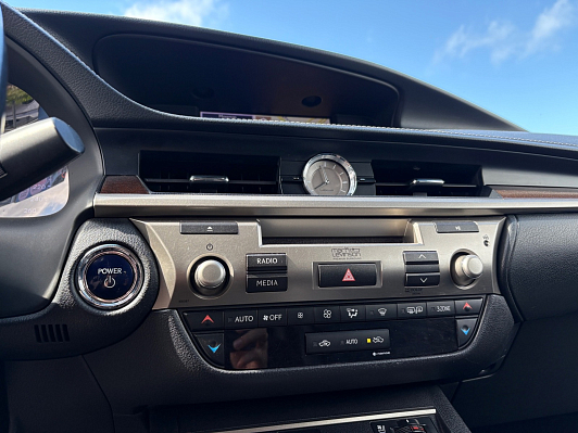 Lexus ES Premium, 2012 года, пробег 219788 км